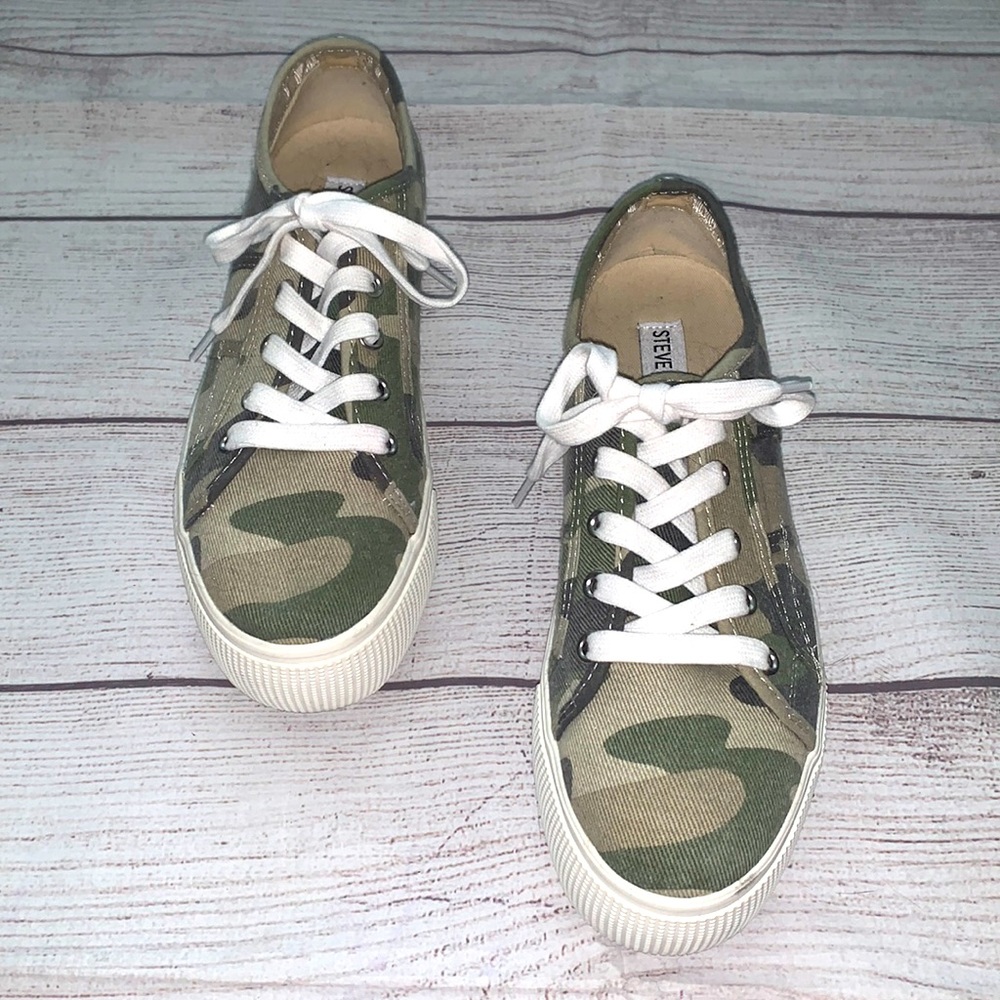 Steve Madden | Camo Platform Sneakers